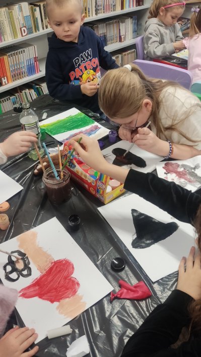 Małe Miłe Czwartki - Dzień Kredki